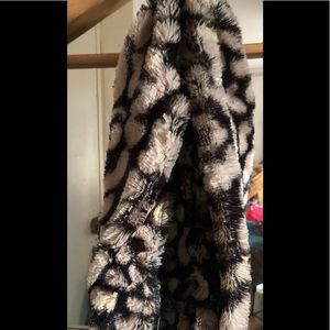 NWT The North Bear faux fur scarf